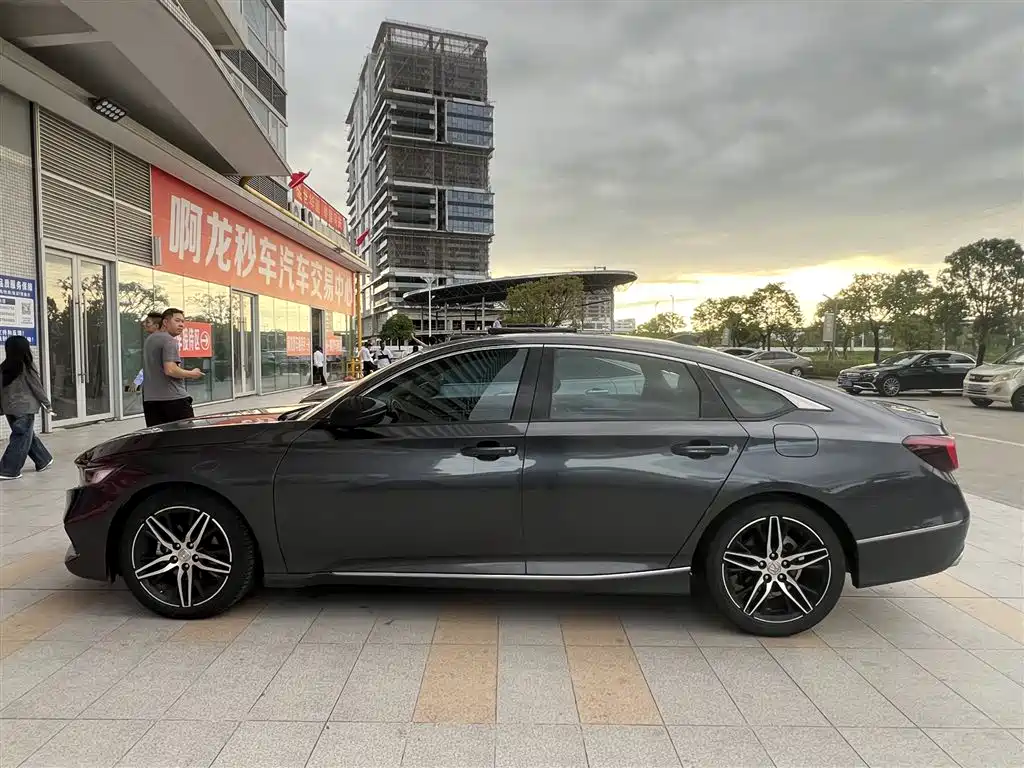 Honda Accord — фото 3