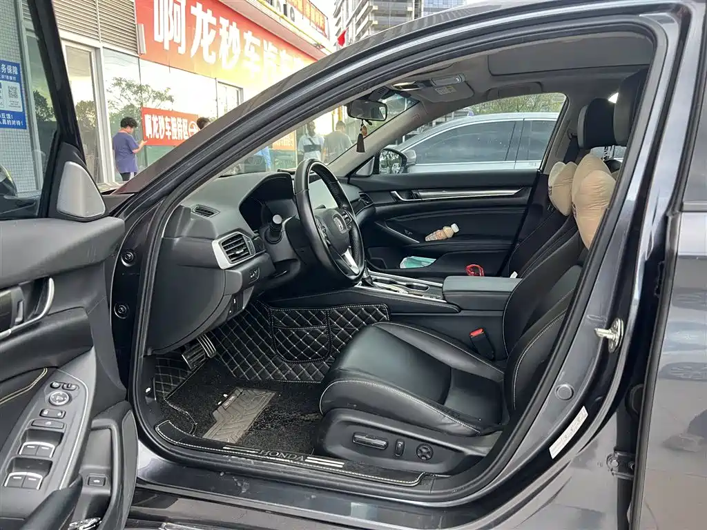 Honda Accord — фото 4