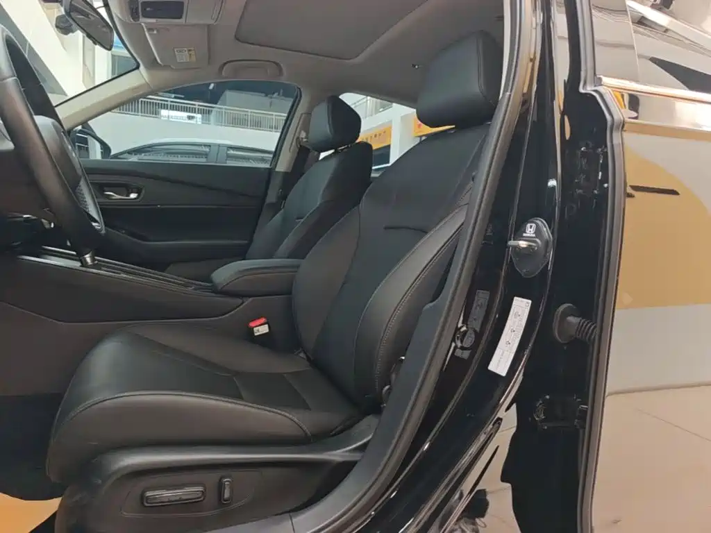 Honda Inspire — фото 15