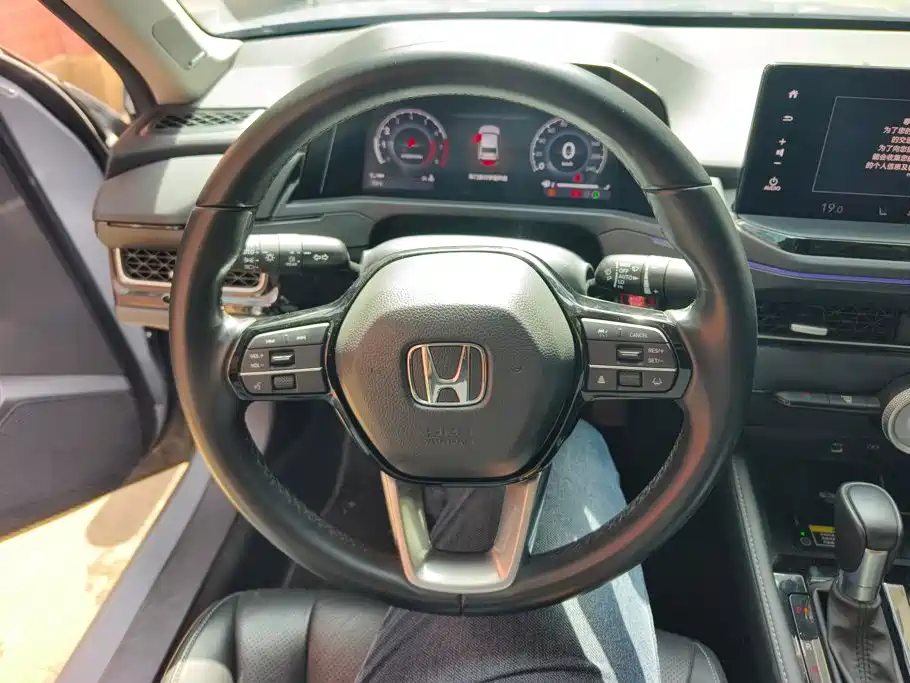 Honda Inspire — фото 15