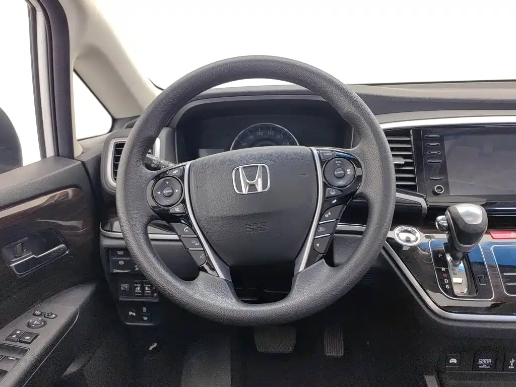 Honda Odyssey — фото 11