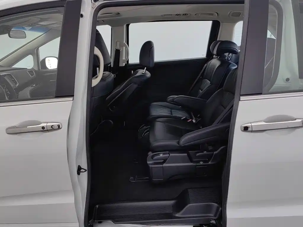 Honda Odyssey — фото 15