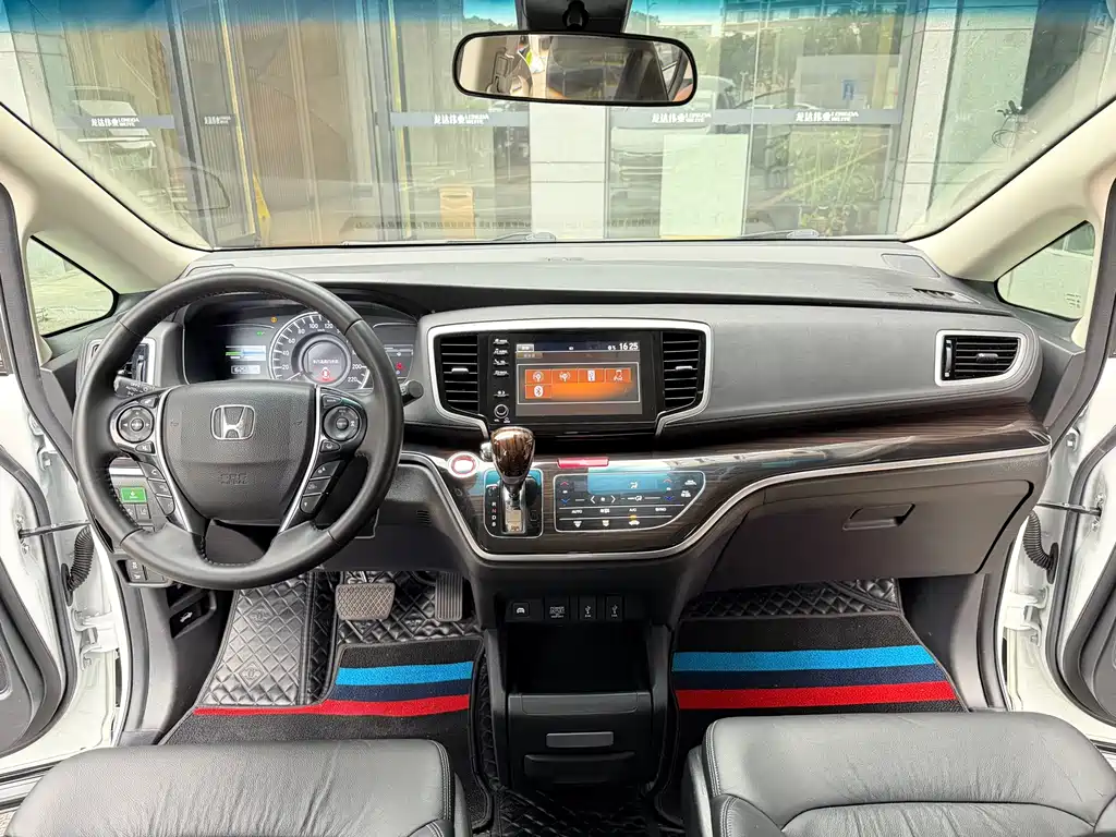 Honda Odyssey — фото 11