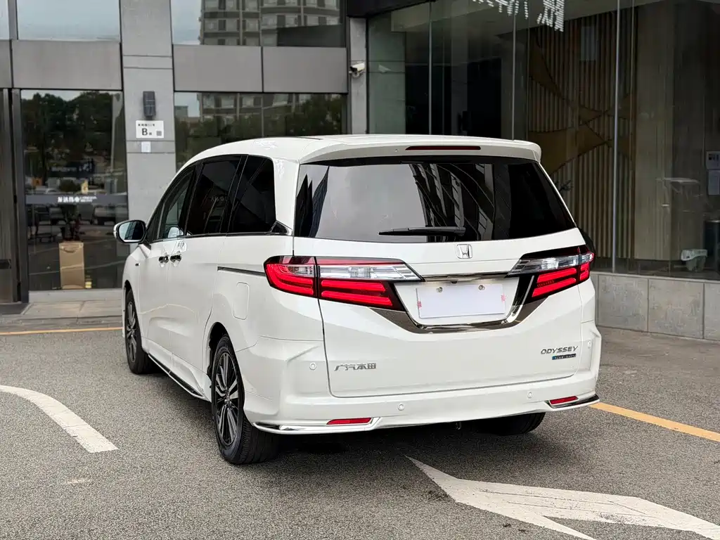 Honda Odyssey — фото 19