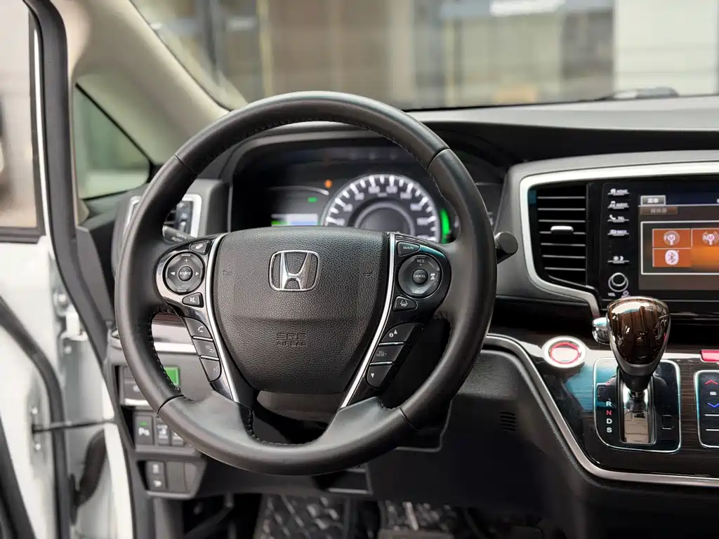 Honda Odyssey — фото 10