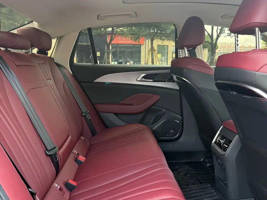 Hongqi Hongqi H5 — фото 11