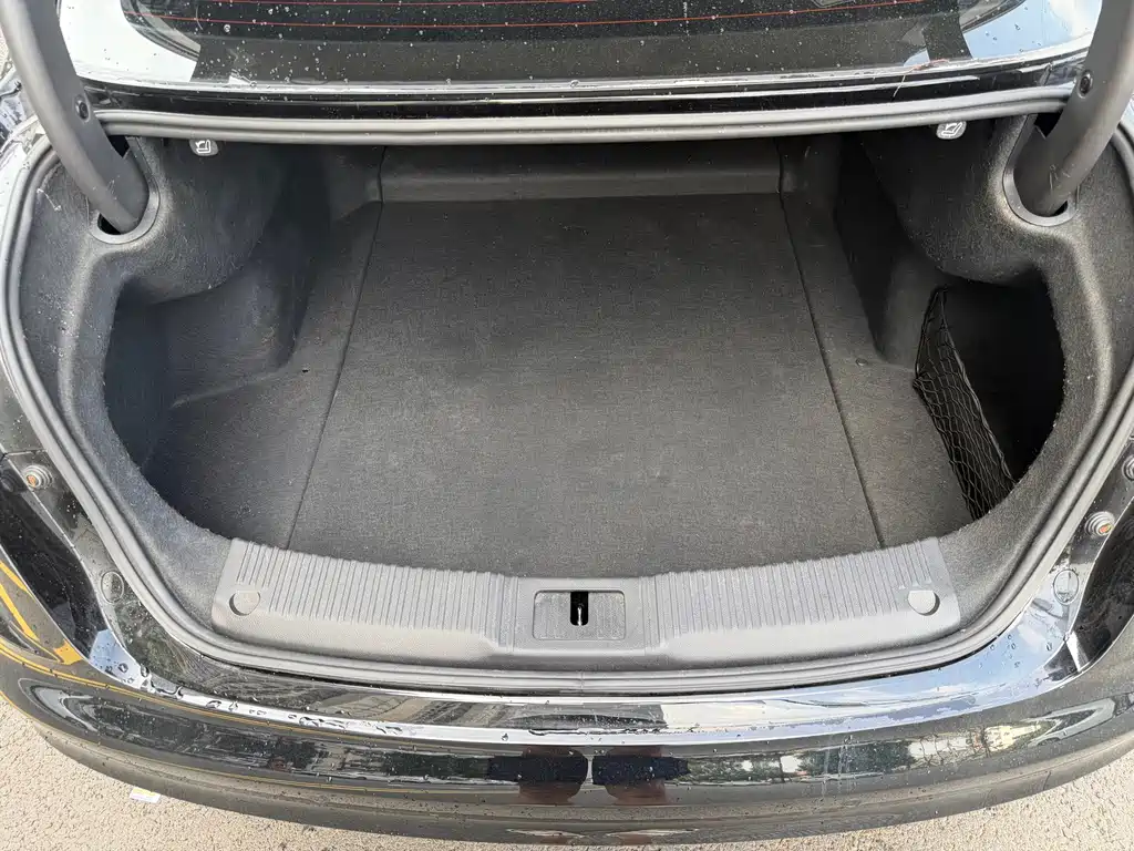 Hongqi Hongqi H5 — фото 14
