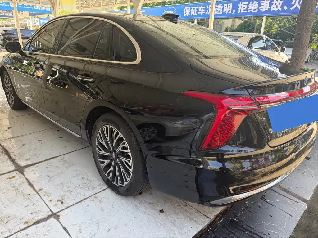 Hongqi Hongqi H5 — фото 11