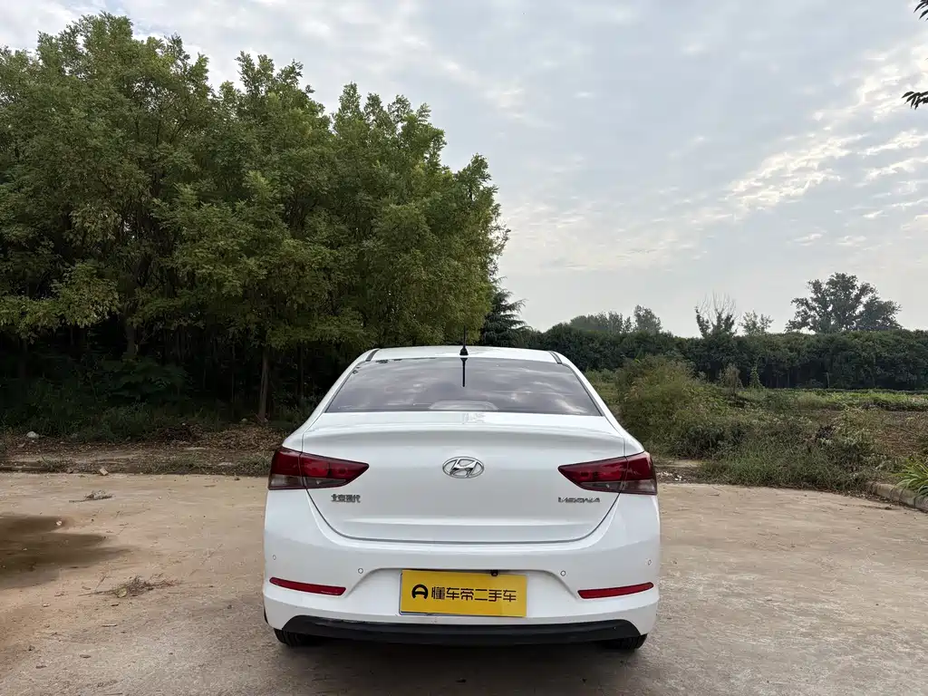 Hyundai Verna — фото 4