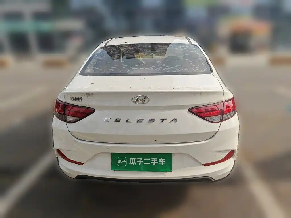 Hyundai Elantra — фото 3