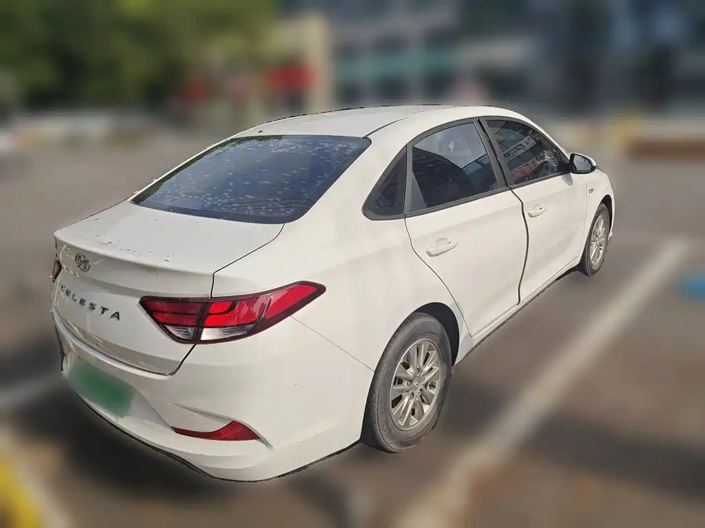 Hyundai Elantra — фото 4