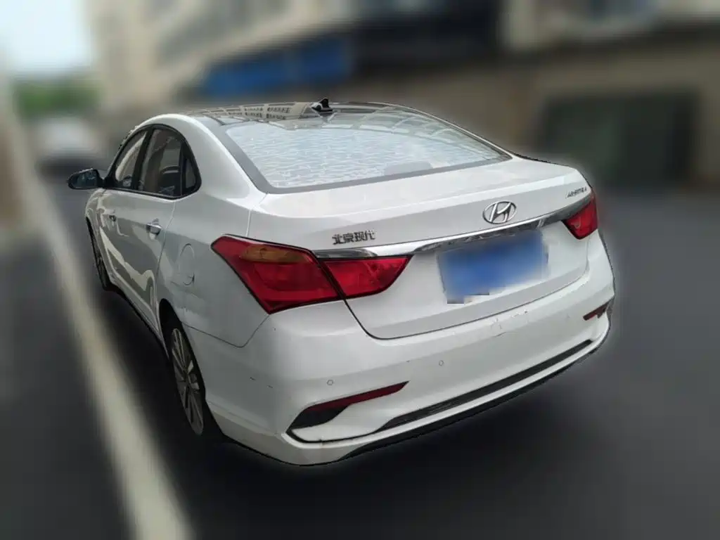 Hyundai Mistra — фото 7
