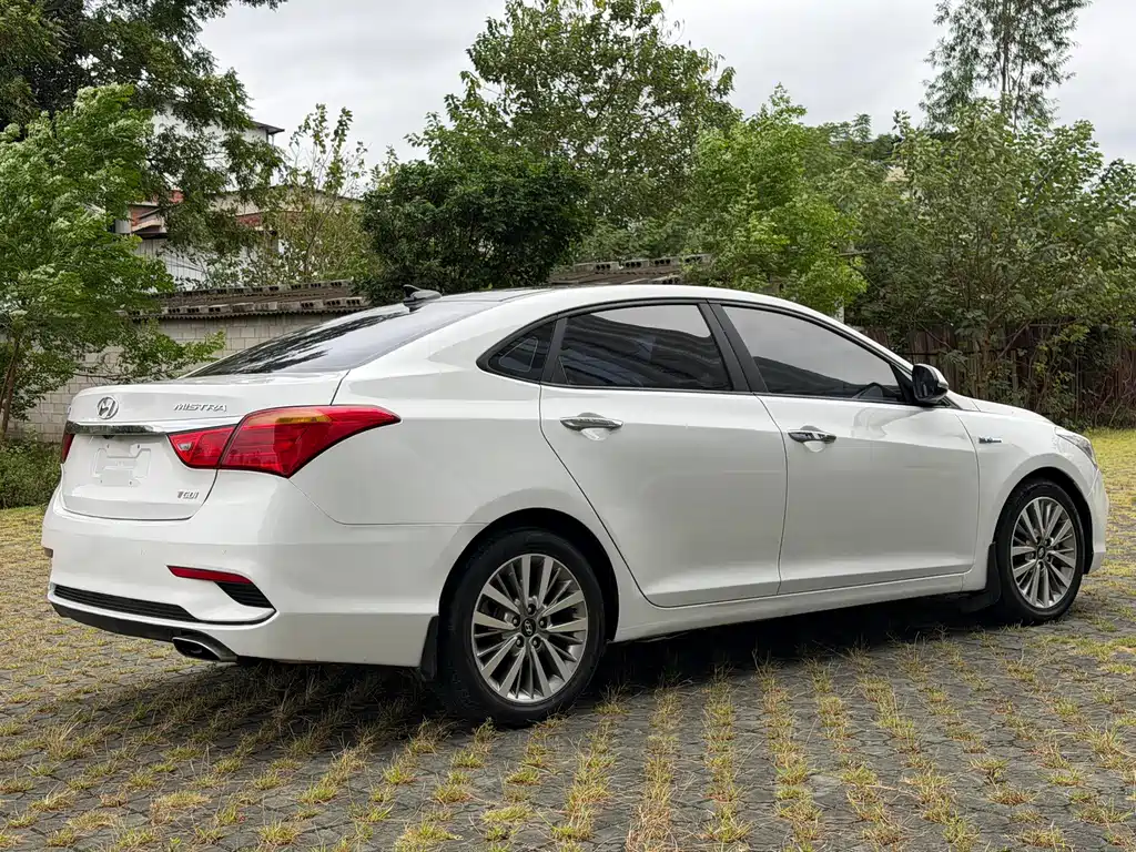 Hyundai Mistra — фото 4