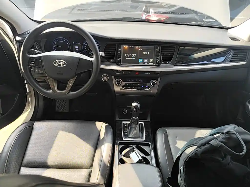 Hyundai Mistra — фото 10