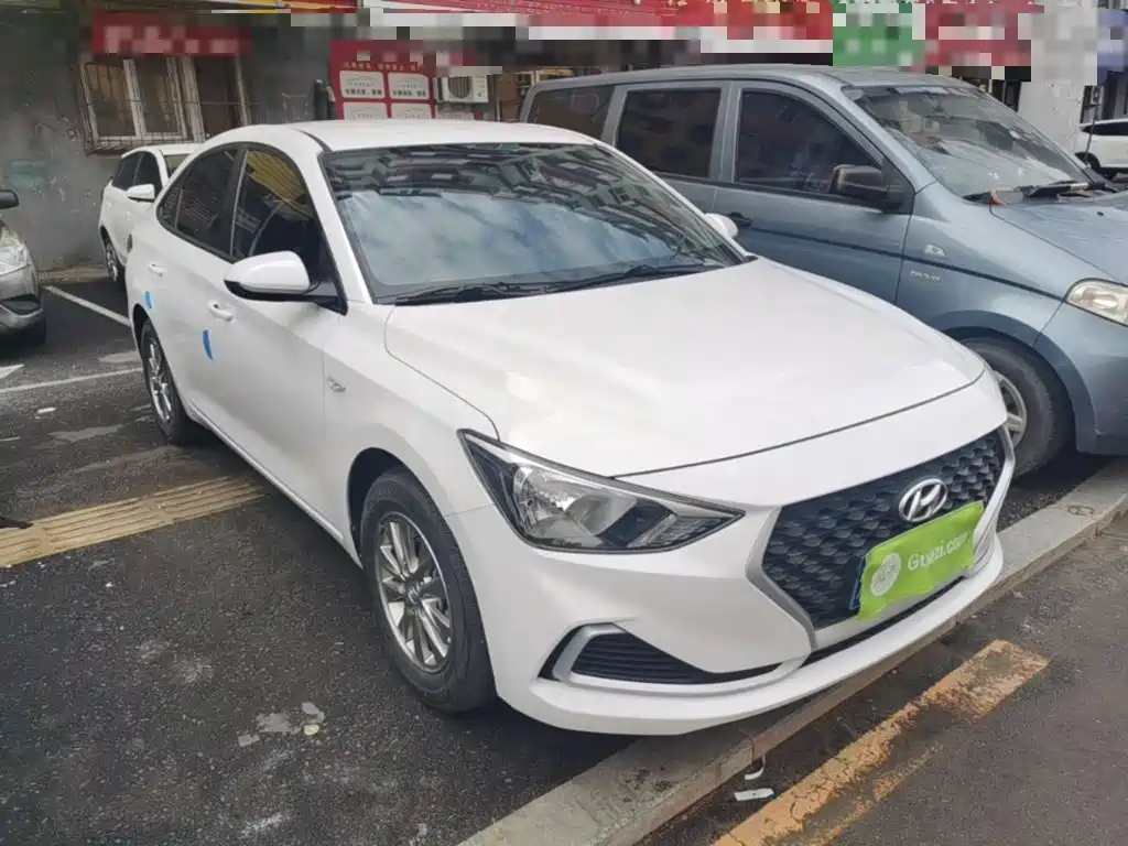 Hyundai Elantra — фото 4