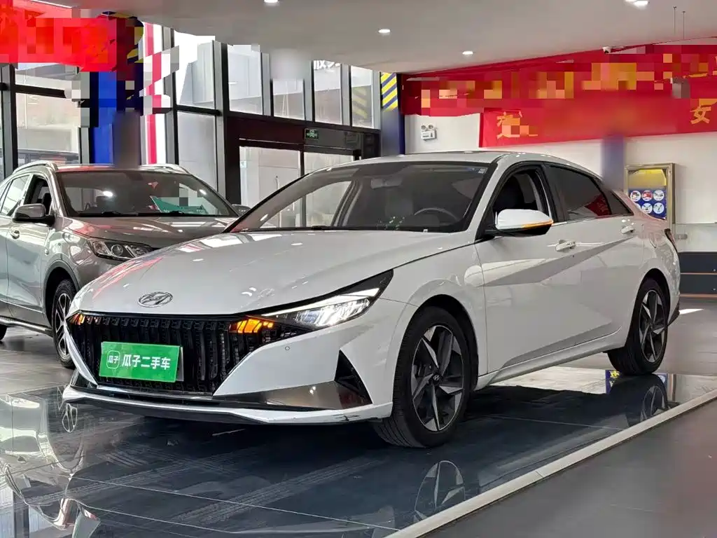 Hyundai Elantra — фото 2