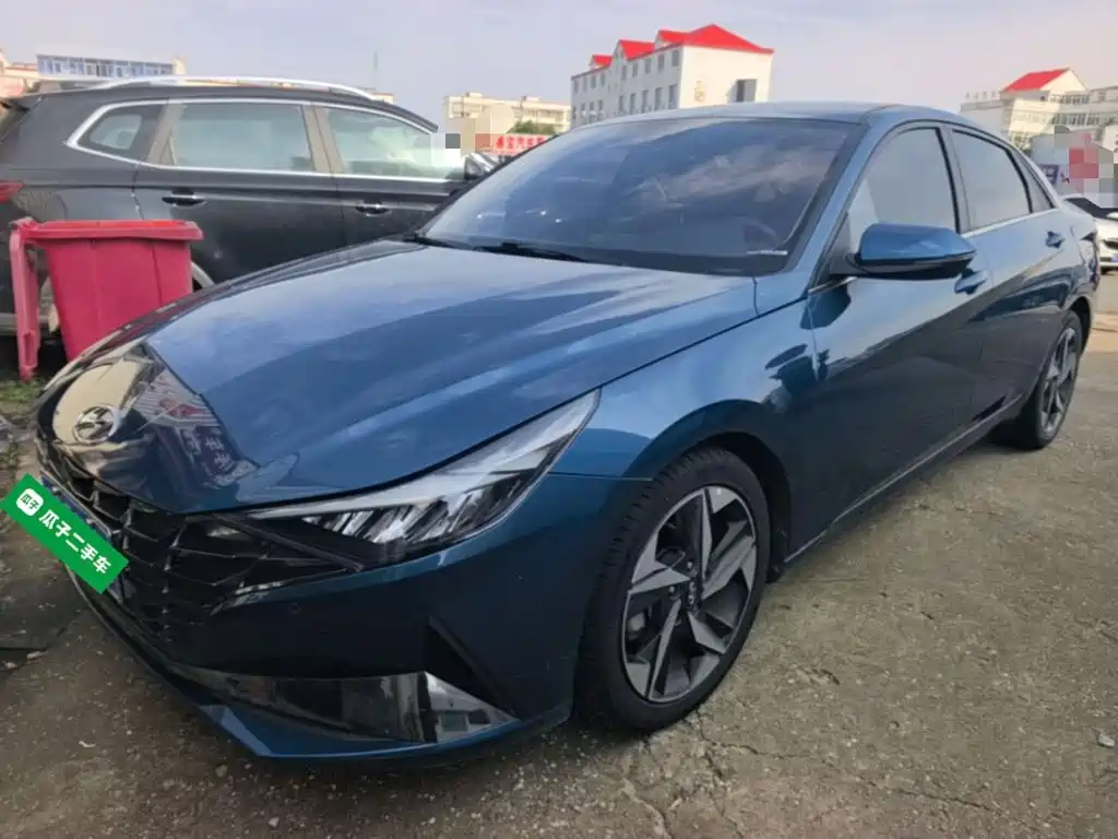 Hyundai Elantra — фото 2