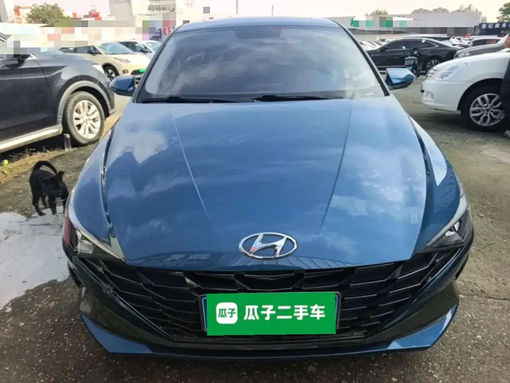 Hyundai Elantra — фото 3