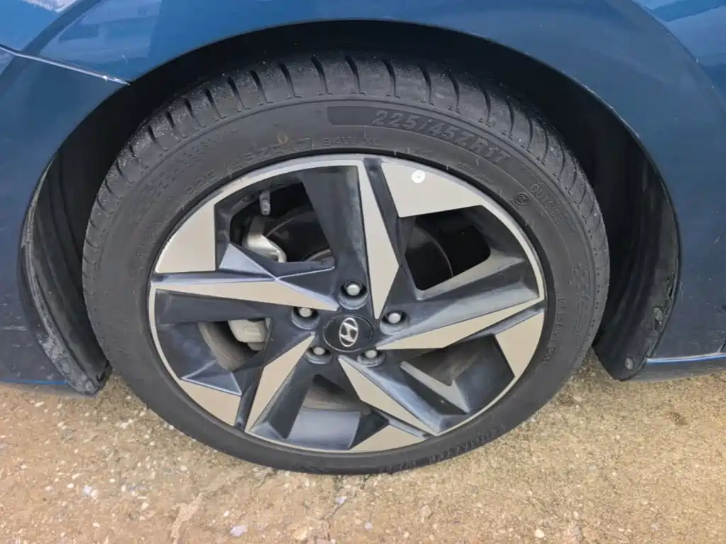 Hyundai Elantra — фото 23