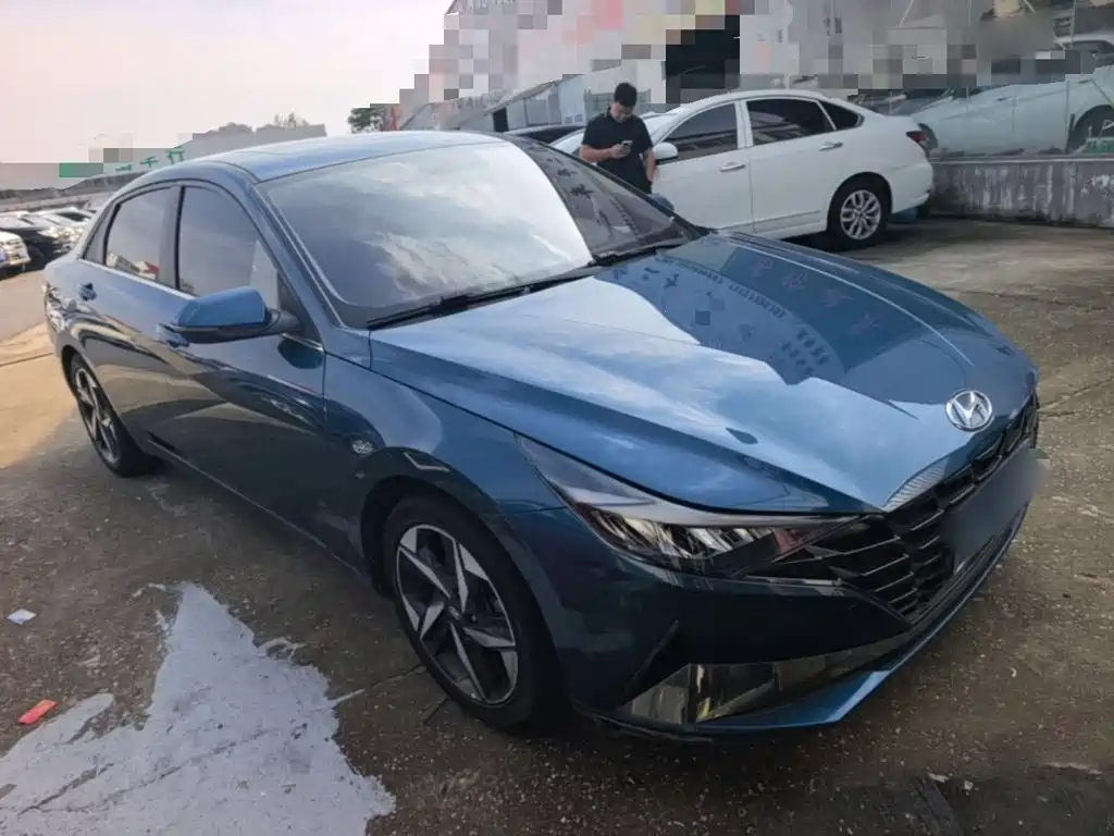 Hyundai Elantra — фото 4