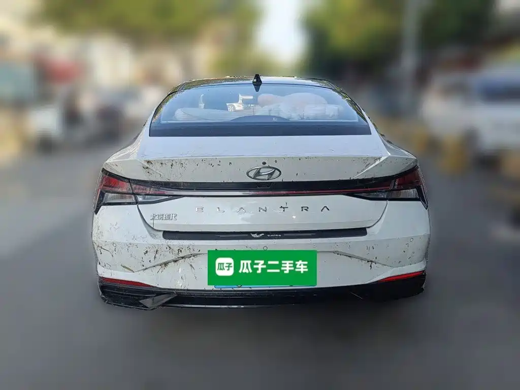 Hyundai Elantra — фото 3