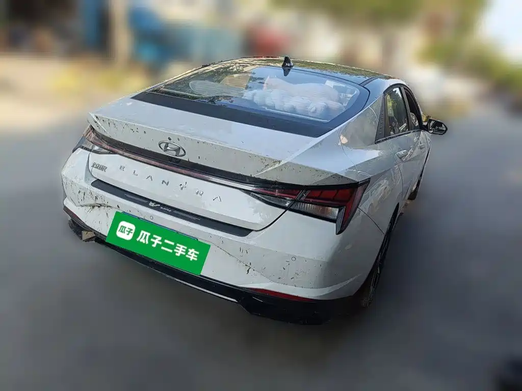 Hyundai Elantra — фото 4
