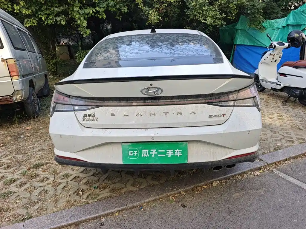Hyundai Elantra — фото 3