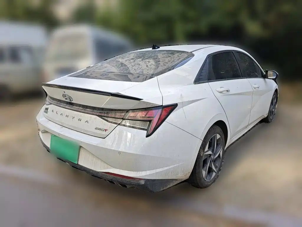 Hyundai Elantra — фото 4