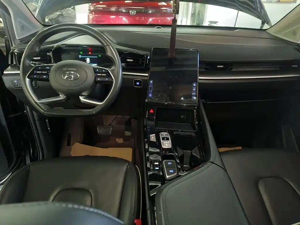 Hyundai Custo — фото 10