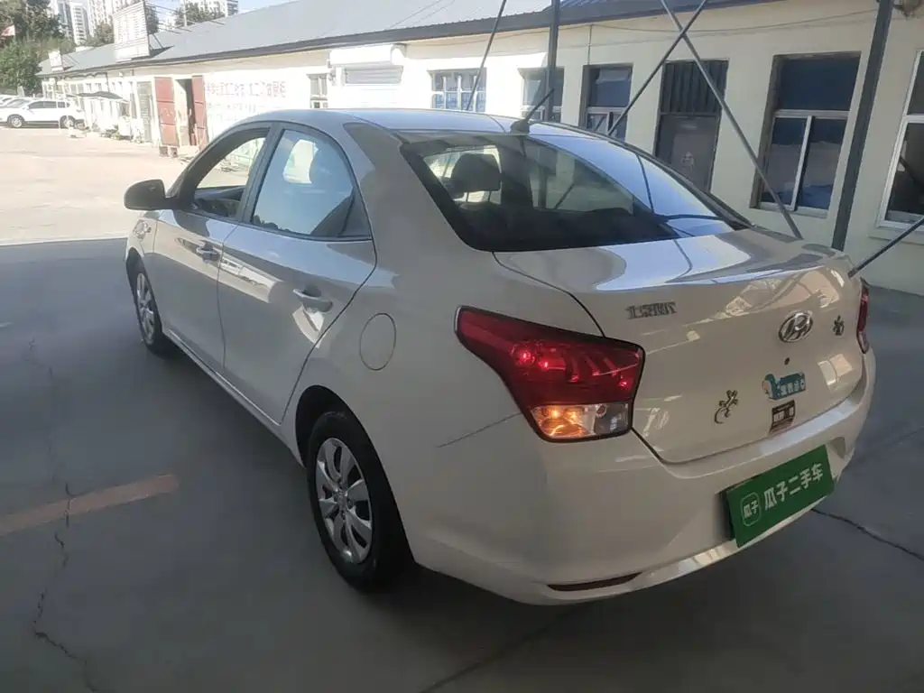 Hyundai Verna — фото 5