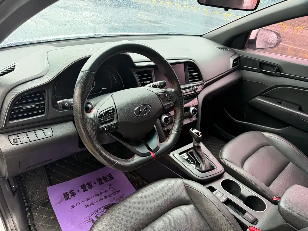 Hyundai Elantra — фото 4