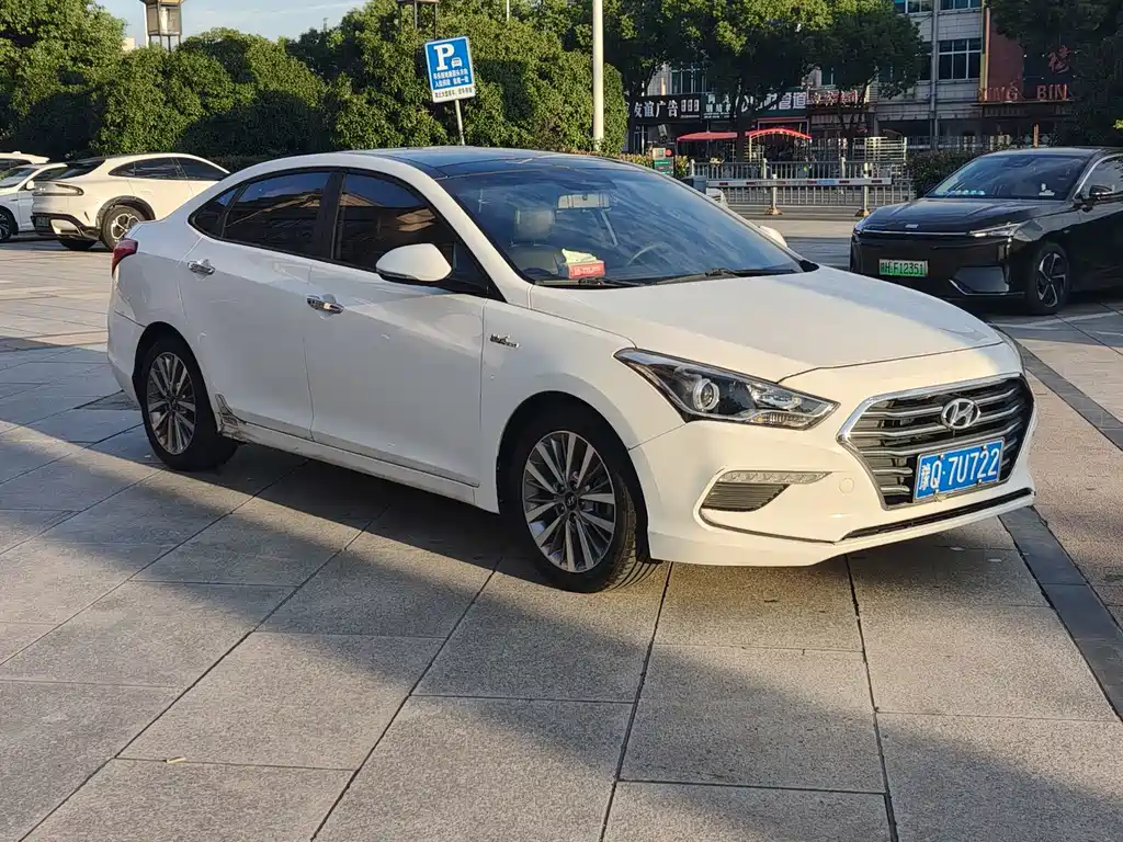 Hyundai Mistra — фото 3