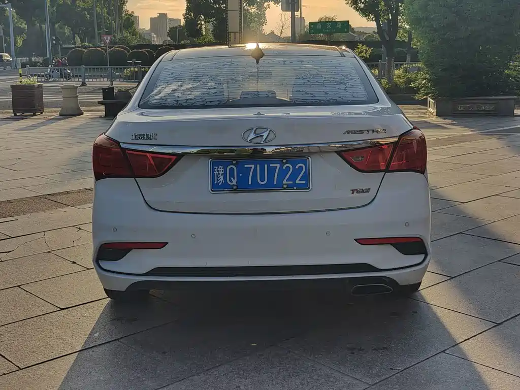 Hyundai Mistra — фото 4