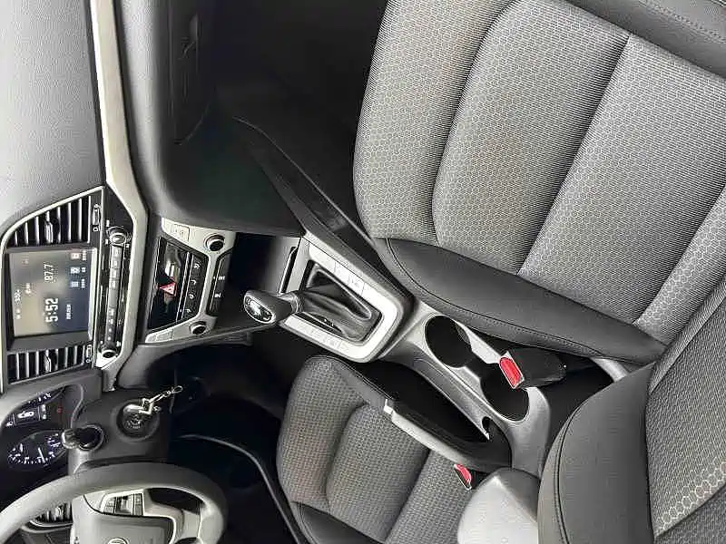Hyundai Elantra — фото 9