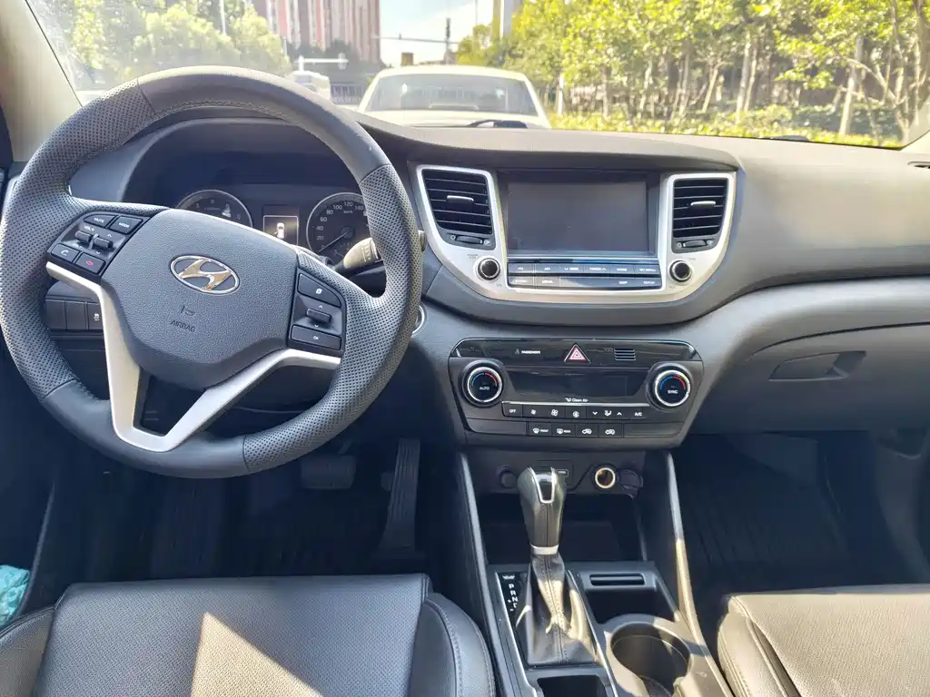Hyundai Tucson — фото 10