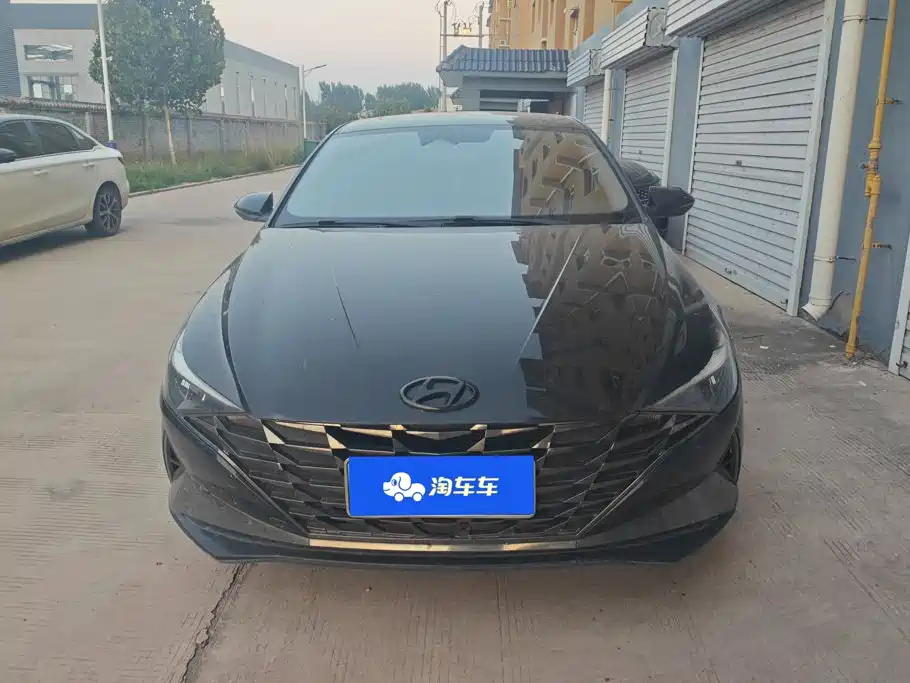 Hyundai Elantra — фото 2