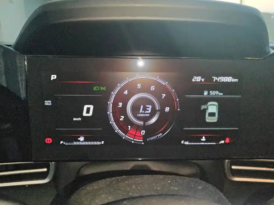 Hyundai Elantra — фото 14