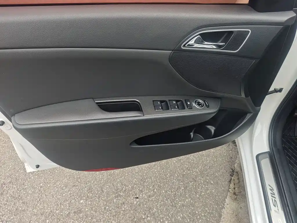 Hyundai Mistra — фото 19