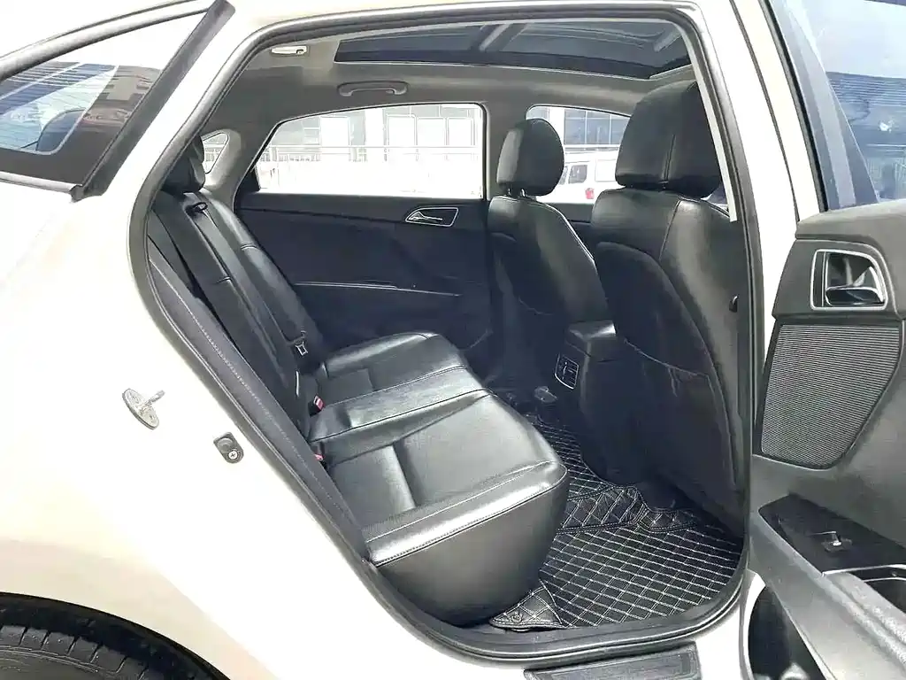 Hyundai Mistra — фото 11