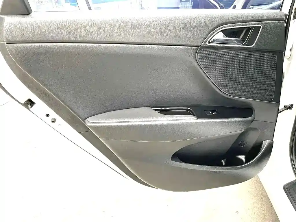 Hyundai Mistra — фото 15