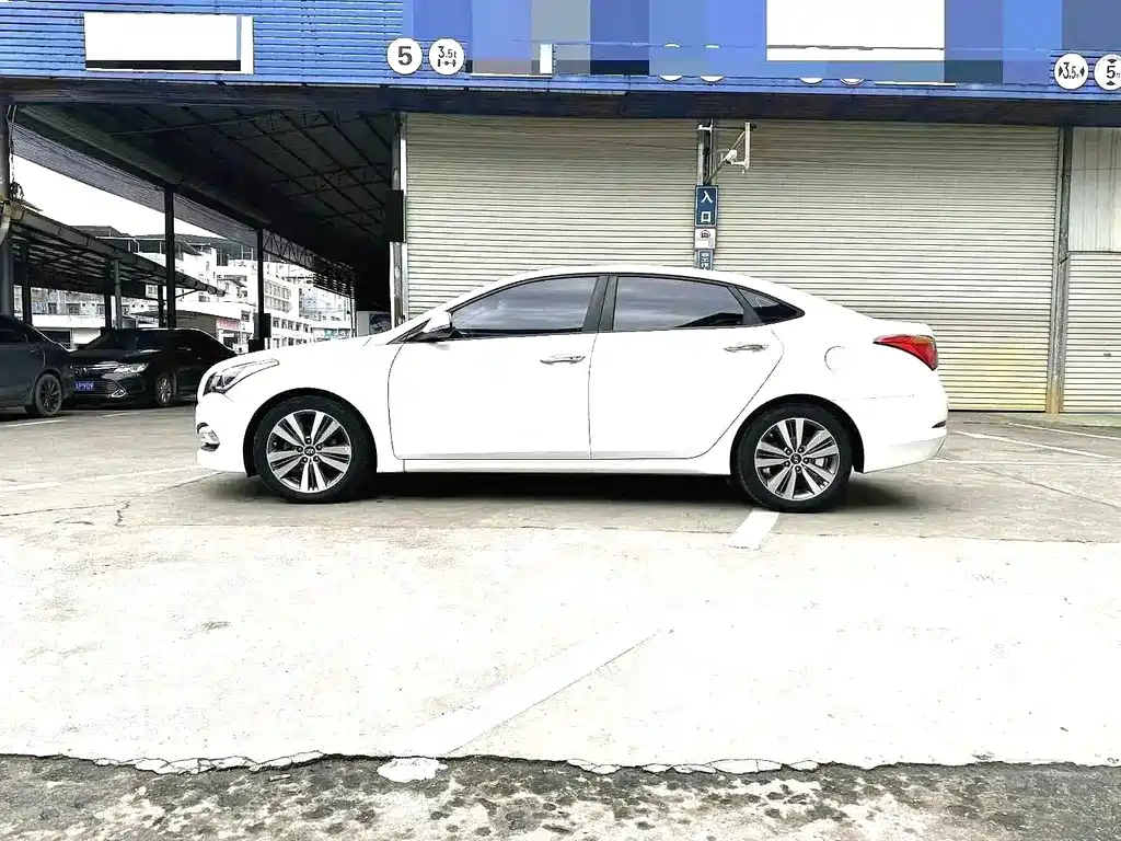 Hyundai Mistra — фото 4