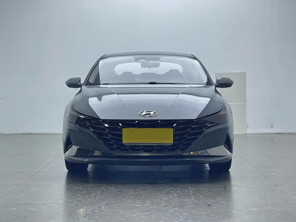 Hyundai Elantra — фото 2