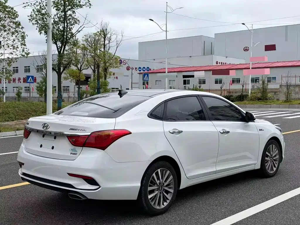 Hyundai Mistra — фото 9