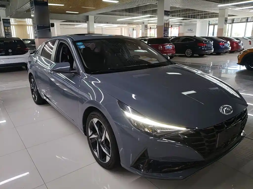 Hyundai Elantra — фото 4