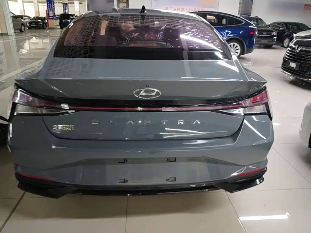 Hyundai Elantra — фото 6