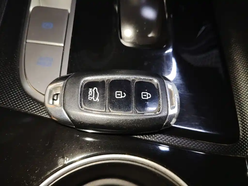 Hyundai Elantra — фото 9