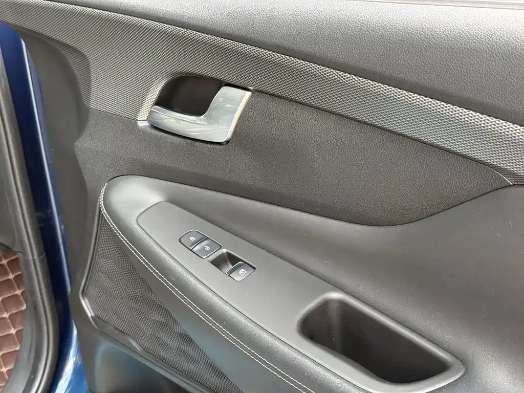 Hyundai Santa Fe — фото 18