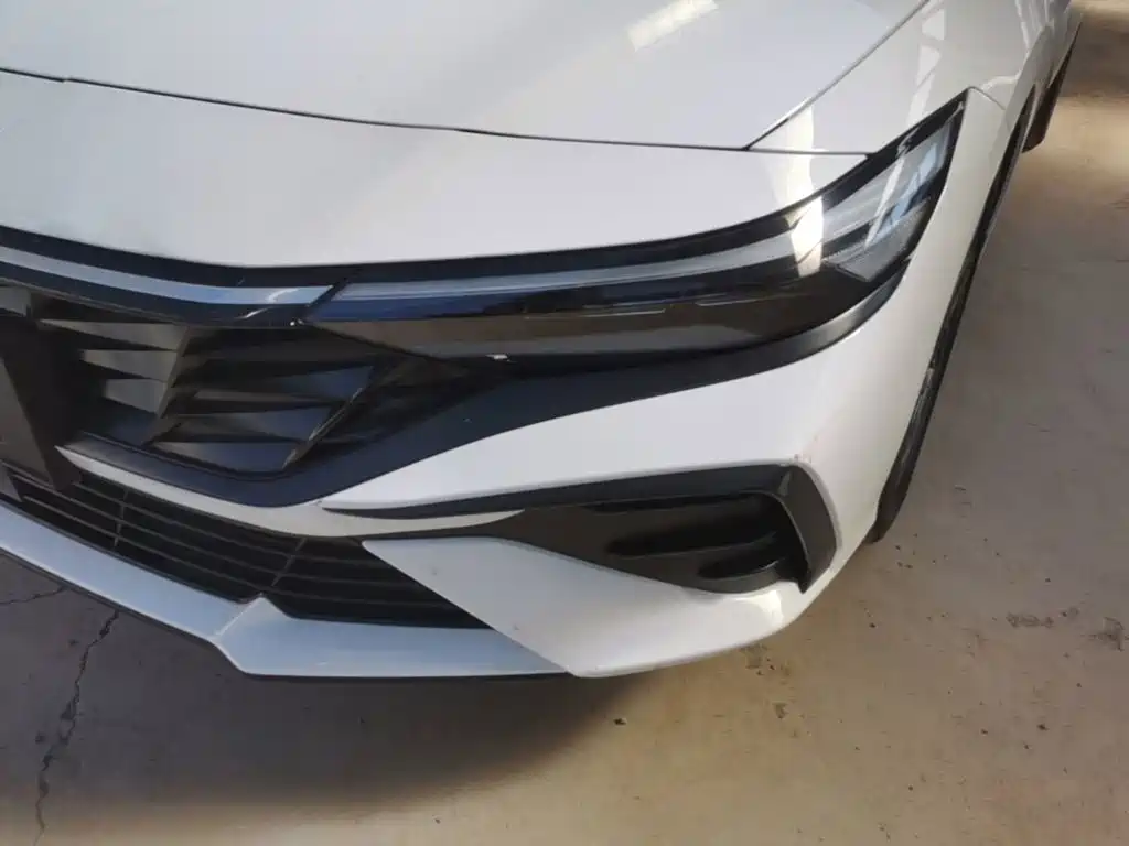 Hyundai Elantra — фото 18