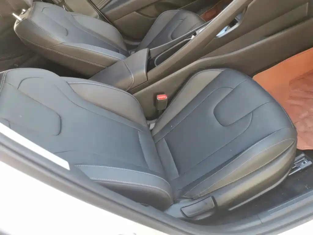 Hyundai Elantra — фото 20