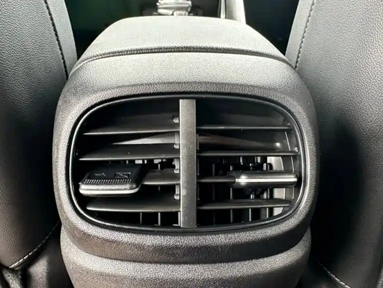 Hyundai Elantra — фото 17